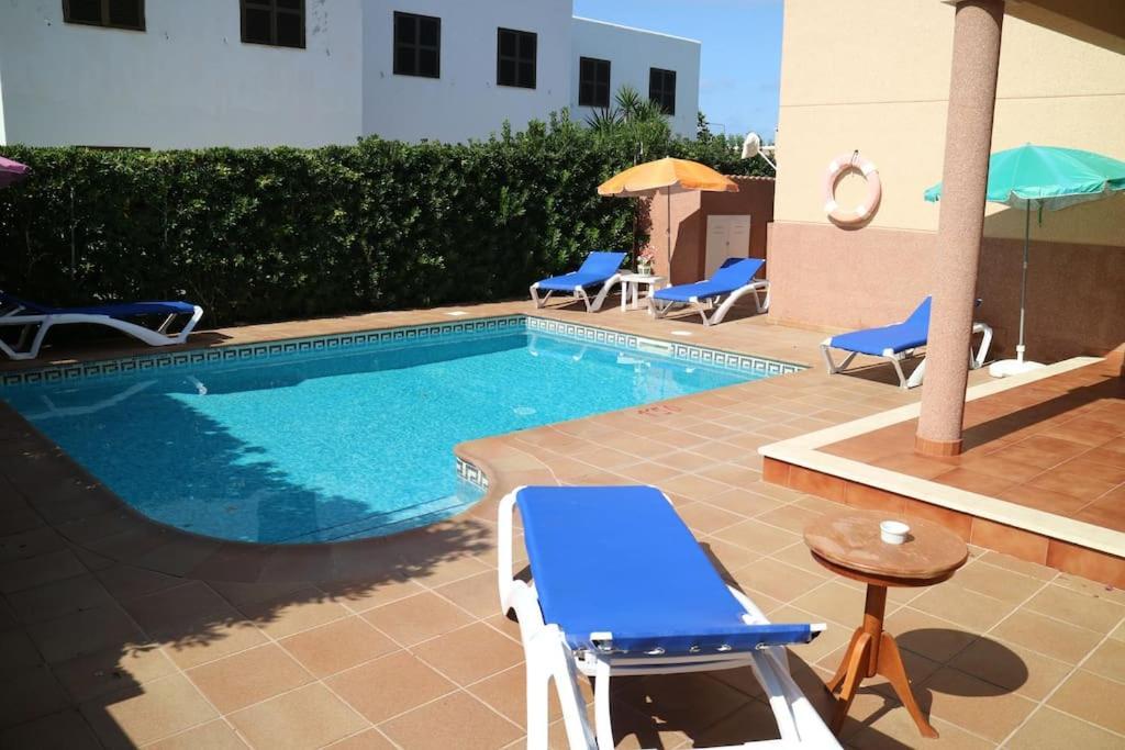 Spectacular Villa With Swimmingpool In Cala Blanca カラ・ブランカ エクステリア 写真