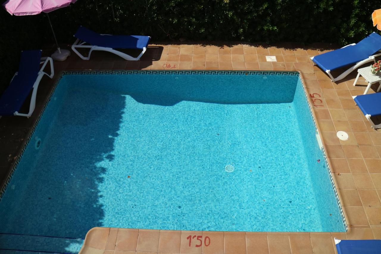 Spectacular Villa With Swimmingpool In Cala Blanca カラ・ブランカ エクステリア 写真