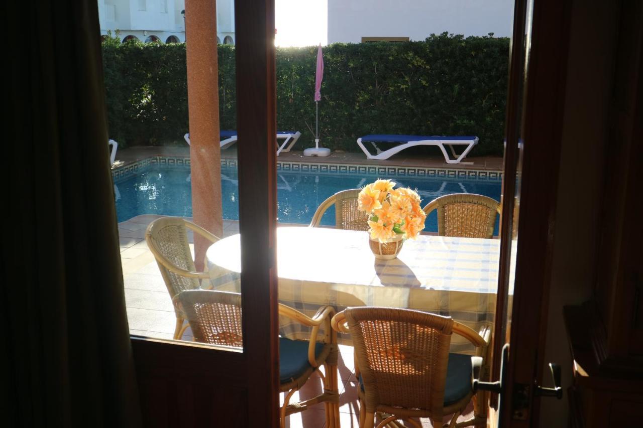 Spectacular Villa With Swimmingpool In Cala Blanca カラ・ブランカ エクステリア 写真