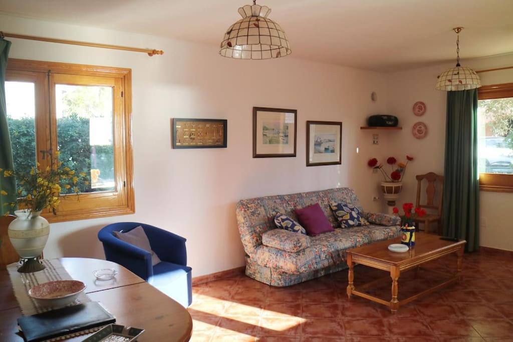 Spectacular Villa With Swimmingpool In Cala Blanca カラ・ブランカ エクステリア 写真